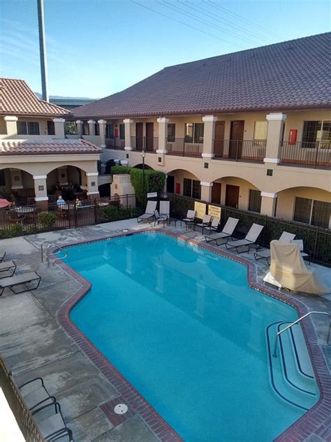 cheap hotel redlands area